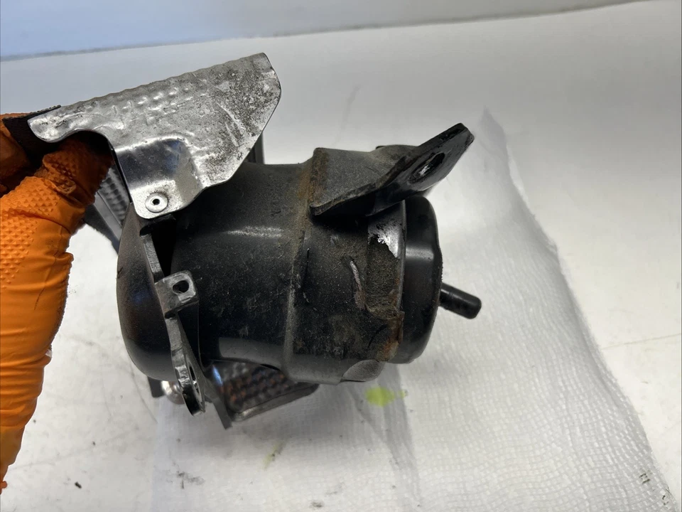 OEM FRONT LEFT Engine Mount 2019 2020-2023 Chevrolet Silverado 1500 812777350 - Image 4 of 4