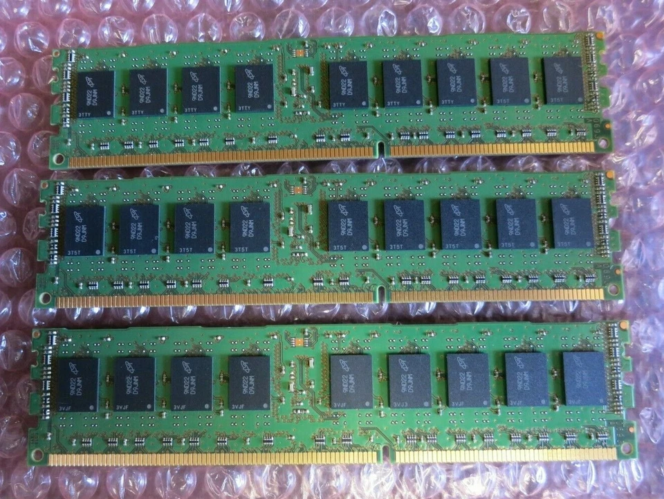 Micron MT18JSF25672PDZ-1G4D1AB 500202-061 6GB 3x2GB PC3-10600 DDR3 CL9 240P RAM - Image 2 of 4