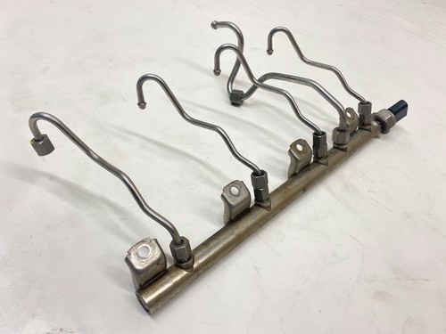 BMW F07 550i Gran Turismo GT Einspritzleiste rechts Einspritzrohr 135Tkm 7547599