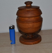 Beau pot, bonbonnière en bois d'olivier tourné