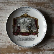 Assiette ancienne en faience blanche HBCM Creil Montereau décor Theatre Guignol