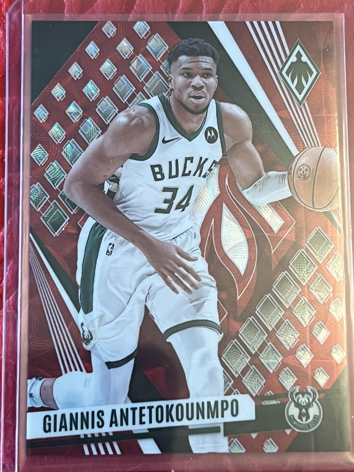 2023-24 Panini Phoenix - Giannis Antetokounmpo #176 Lava /75