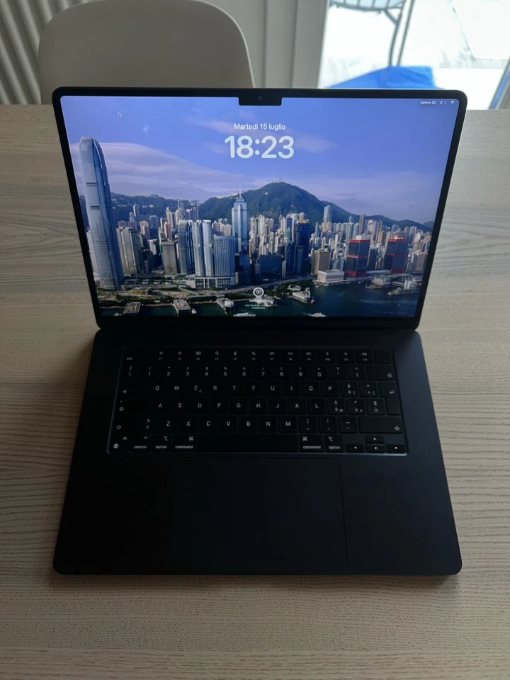 Apple MacBook Air 15" M3 · 24GB · 512GB, foto 2 di 3
