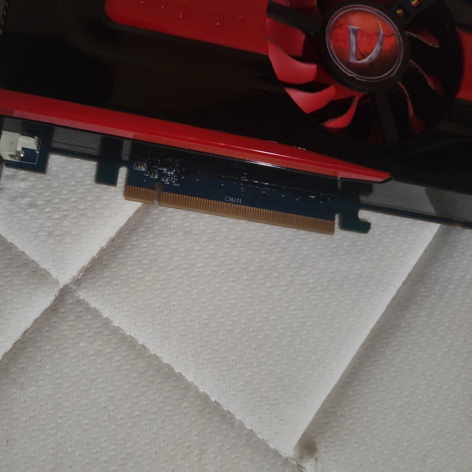 AMD Radeon HD 7950 3GB Video Card - Image 3 of 4
