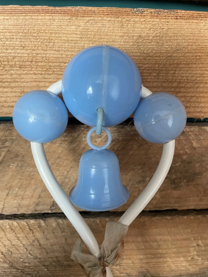 Hochet ancien en celluloïd clochette bleue - Photo 2/4