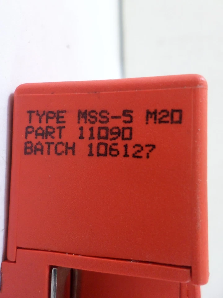 Interruptor de seguridad maestro de guardia Trojan 5 AC-15 MSS-5 M20 usado Foto 4 de 4