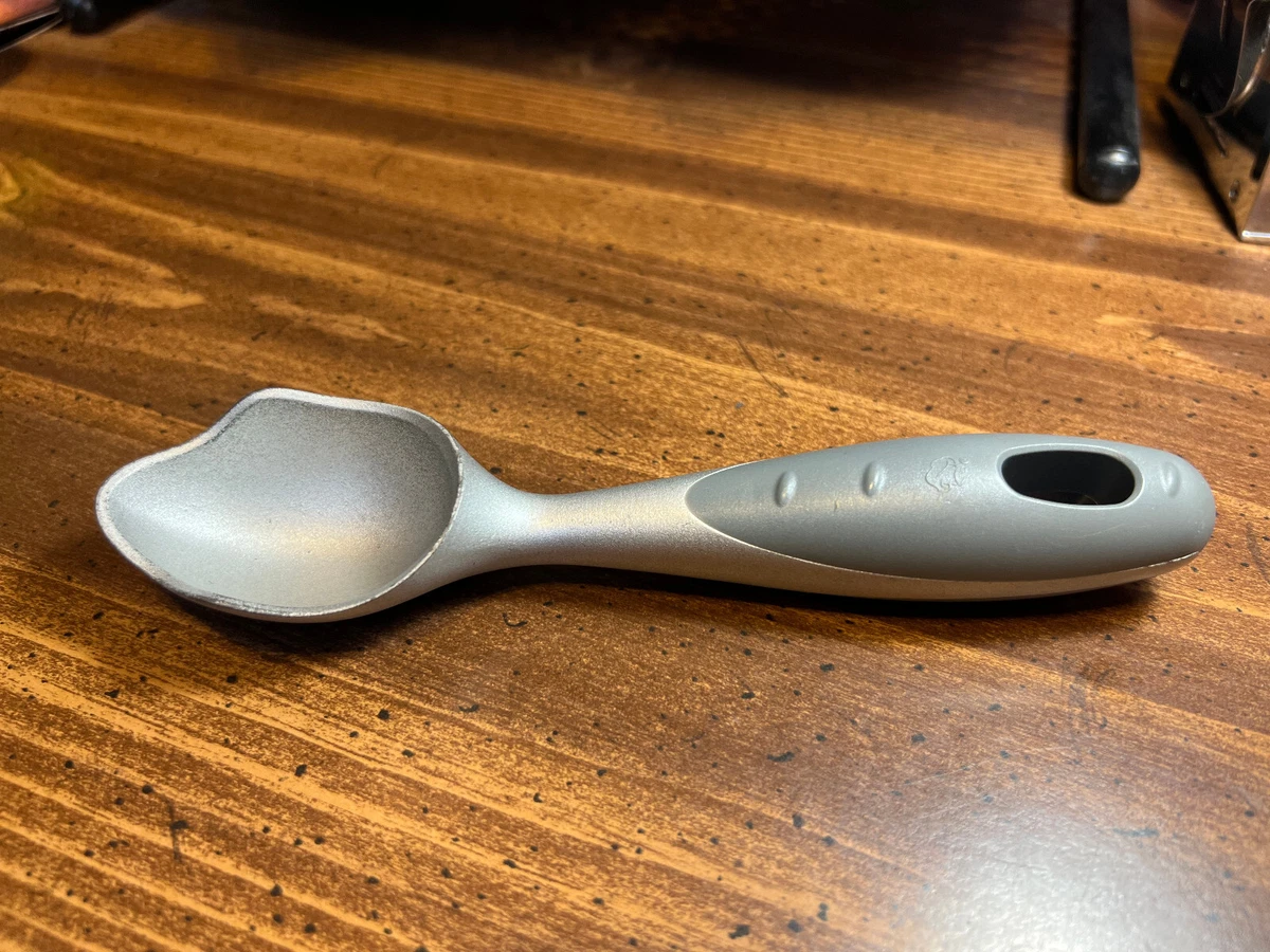 PAMPERED CHEF ICE CREAM SCOOP MDL 2731