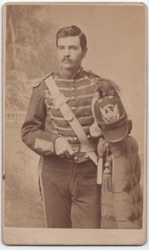ANTIQUE CDV CIRCA 1890s INDIAN WARS? CAVALRY SOLDIER IN UNIFORM PARIS ILLINOIS - Picture 1 of 4