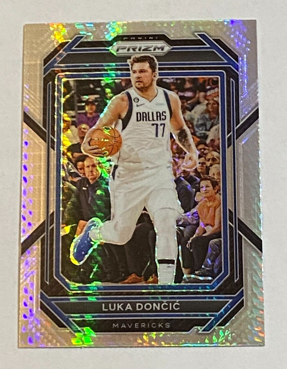 2022-23 Panini Prizm Hyper #196 Luka Doncic Dallas Mavericks