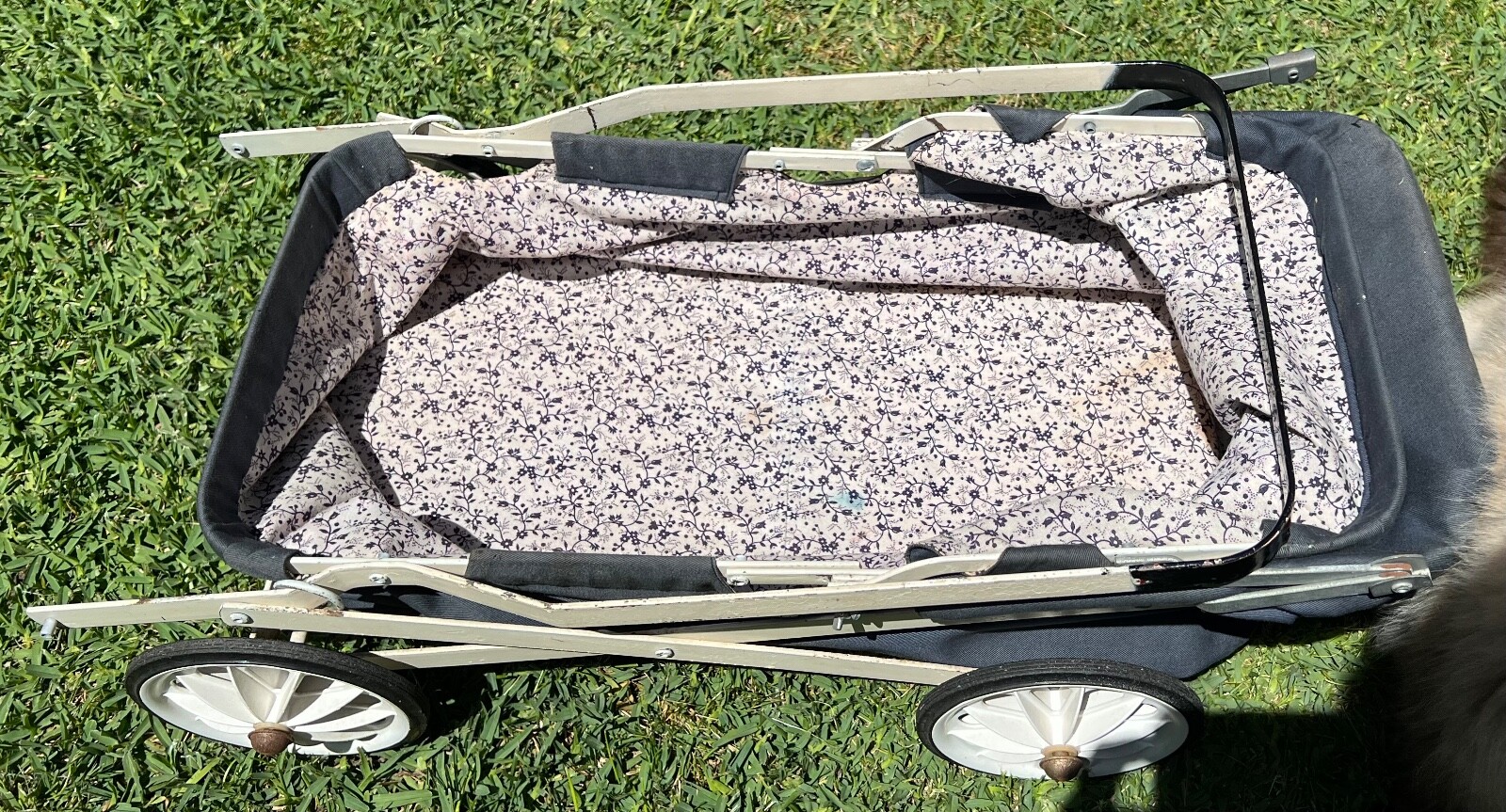 vintage dolls prams 70's  vintage push pram collapsable metal frame & cloth