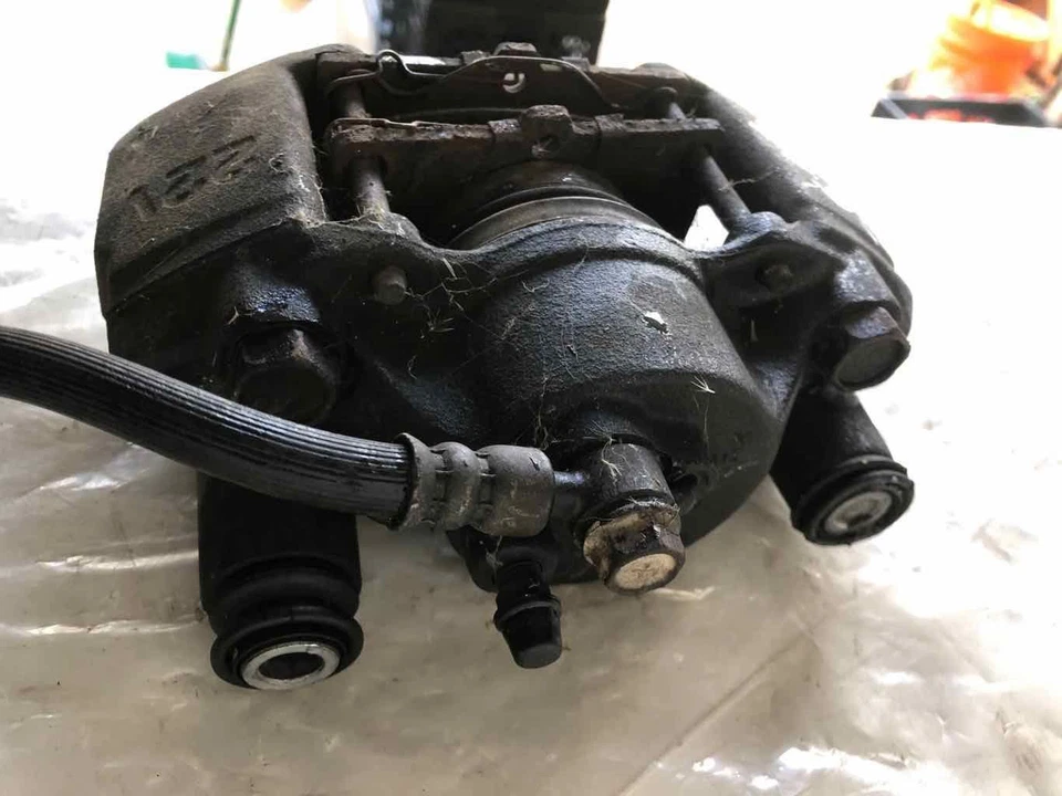 Ford Escort 2002 pinza de freno de disco del conductor delantero izquierda LH 2,0 L ZX2 cupé OEM Foto 3 de 4