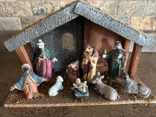 Vintage Nativity Set Simple 9 Piece Figures  Wood Stable Creche 11" x 7"x 4"