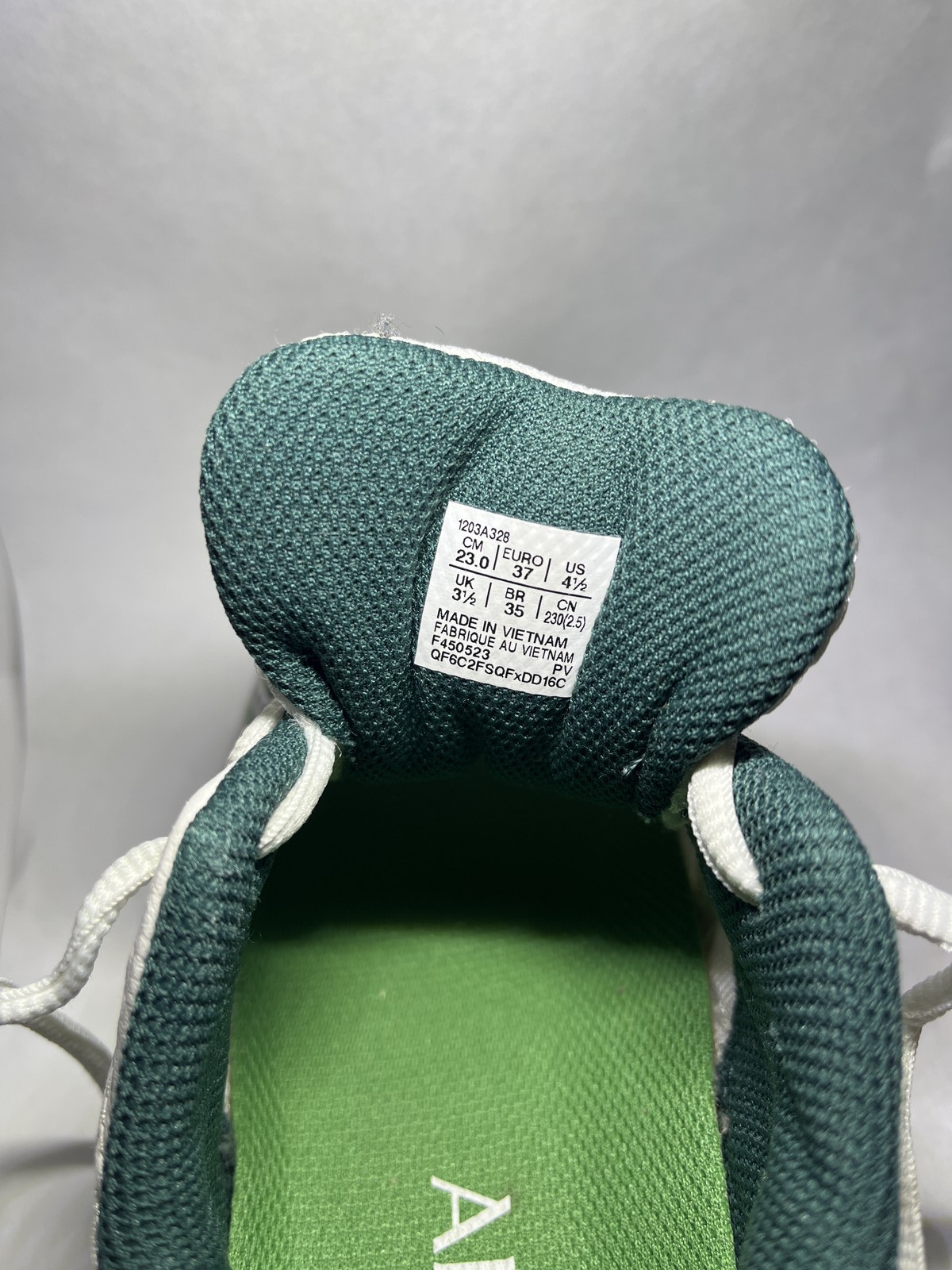 ASICS Gel-Kayano 14 Aritzia Sneakers thumbnail 4