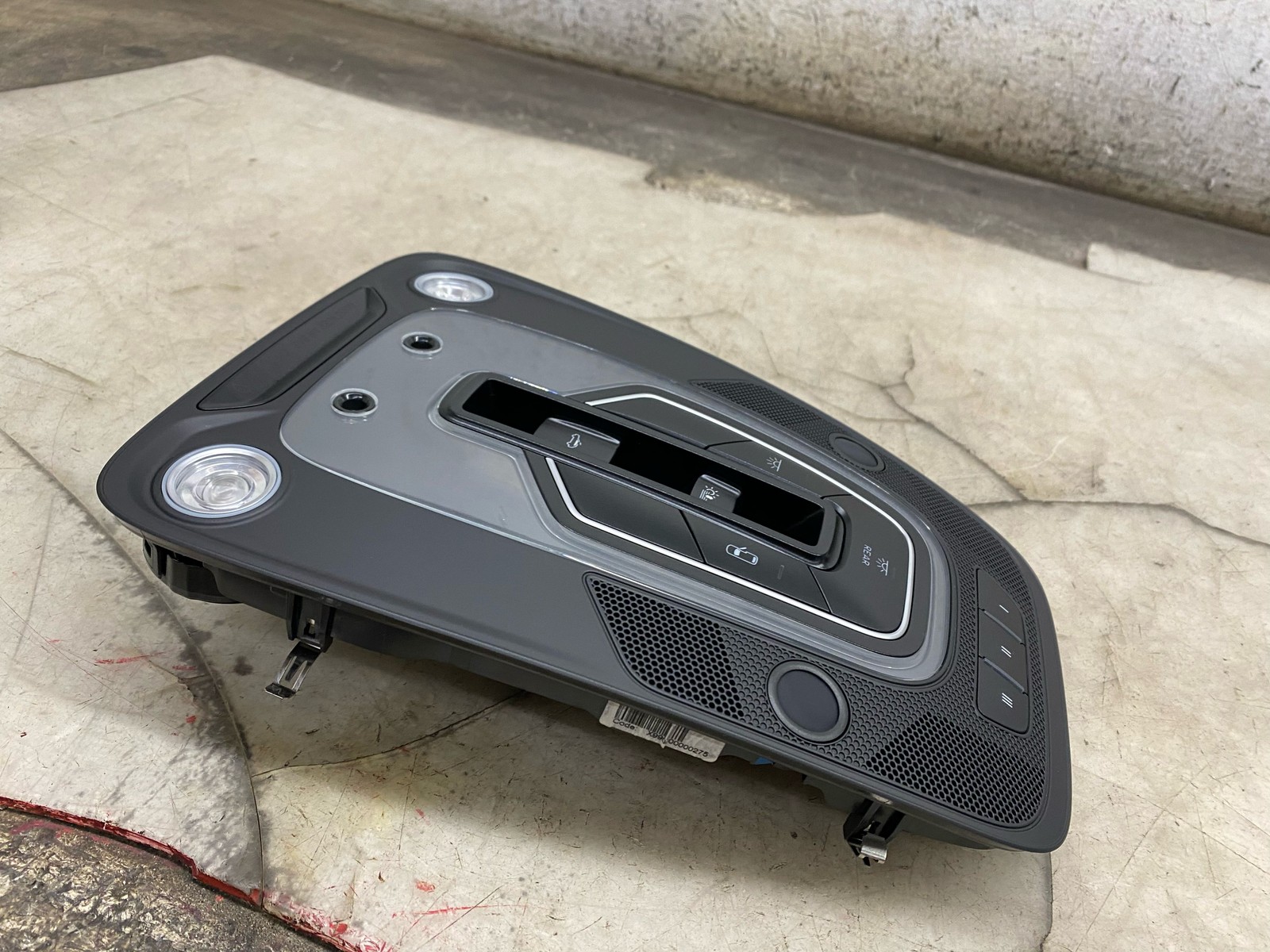 2015-2020 BENTLEY BENTAYGA OEM FRONT ROOF CONSOLE DOME LIGHT LAMP 36A947135M