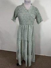 Women’s Ivory Green Color Short Sleeve Dress Size XL Runs Small