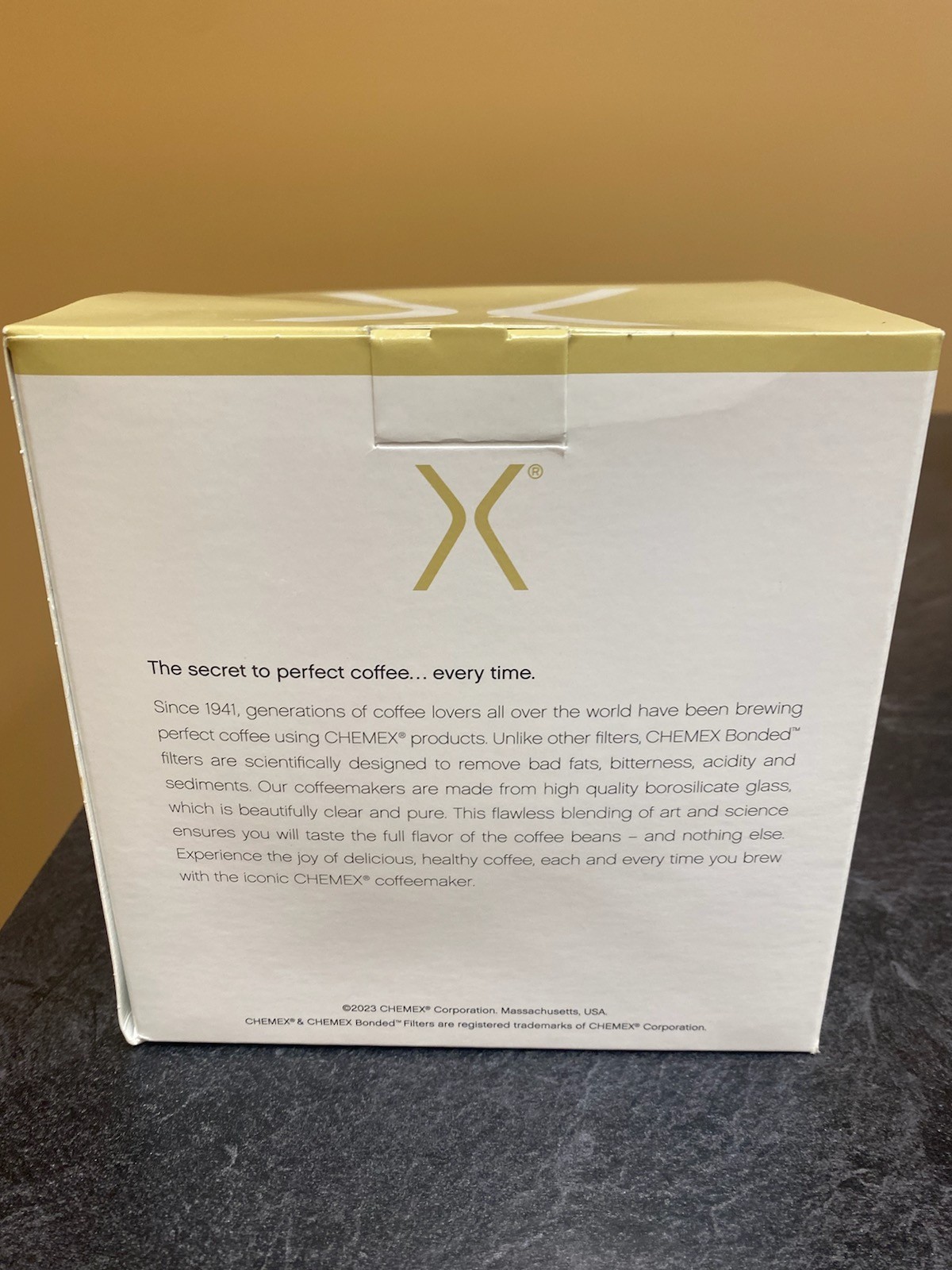 Chemex Classic 6-Cup Pour Over Glass Filter-Drip Coffeemaker Filters Bundle