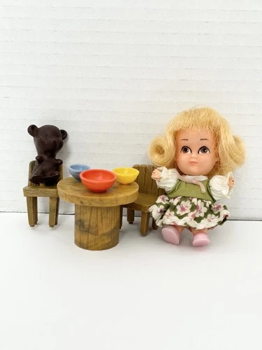 Storykins GOLDILOCKS Doll Set Liddle Kiddles Hasbro Table Bowls Chairs Baby Bear