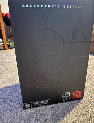 Robosen Flagship Transformers OPTIMUS PRIME Auto-Converting Collector s Edition