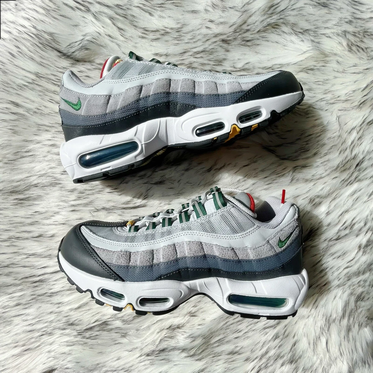 Size 9.5 Nike Air Max 95 Pure Platinum Gorge Green