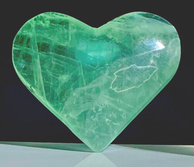 ￼Large 75g Natural Crystal Quartz Beautiful Green Flourite Heart Healing Stone