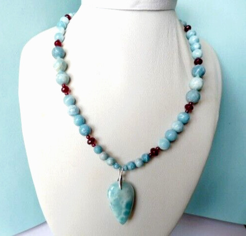 Collier Larimar et Grenat naturels de 185 Cts réglable en Argent massif