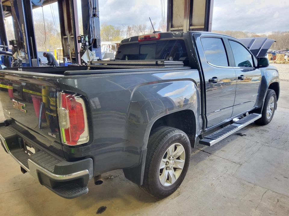 Espejo retrovisor interior delantero central usado se adapta a: 2017 GMC Canyon OnStar opt UE1 Foto 2 de 4