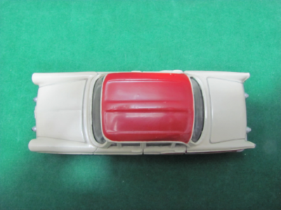 DINKY TOYS France : Simca Vedette Chambord, réf. 24 K, couleur ivoire