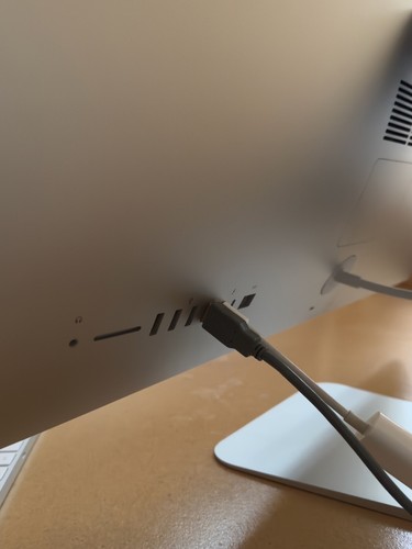 2020-21 Apple iMac 5K 27 inch 3.8GHz 8-Core i7, 8GB RAM, 512GB SSD, 5500XT 8GB - Picture 8 of 13