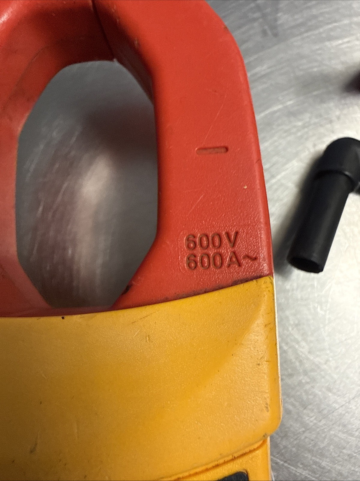 Fluke 902 HVAC Clamp Meter Multimeter True RMS Digital w/Leads Temp Good