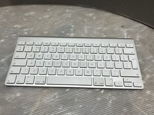 Apple A1314 (MC184LL/A) Wireless Keyboard - Silver