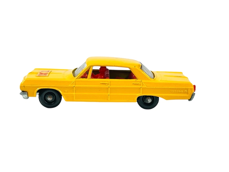 Matchbox Lesney No. 20 Red Interior Chevy Impala Taxi Cab w/E4 Box - Image 2 of 4