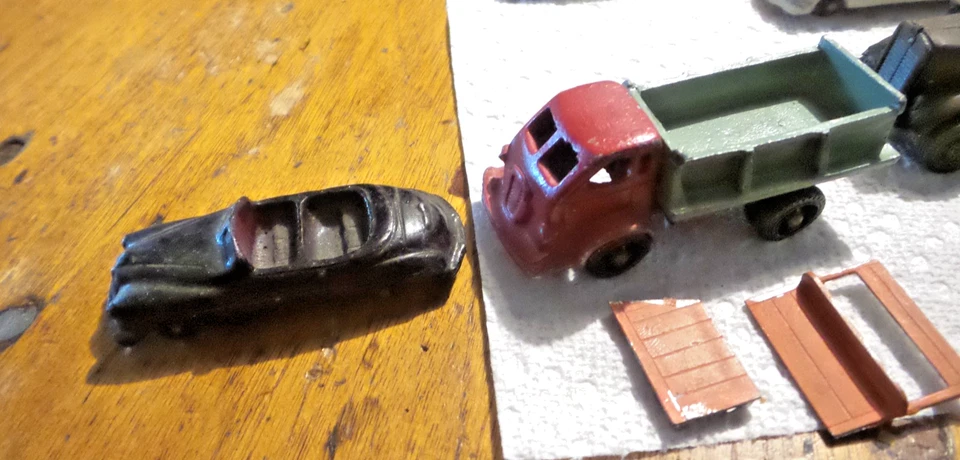 Lote de 7 COCHES MOLDE AGUANIEVE MINIATURA, CUPÉ, 2-1/2", + Camiones + Conductores Foto 2 de 4