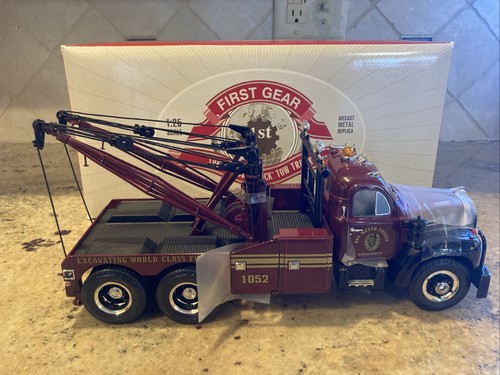 First Gear 1/34 – Tracteur Mack B-61 1960 + Remorque – Transport De Flèches
