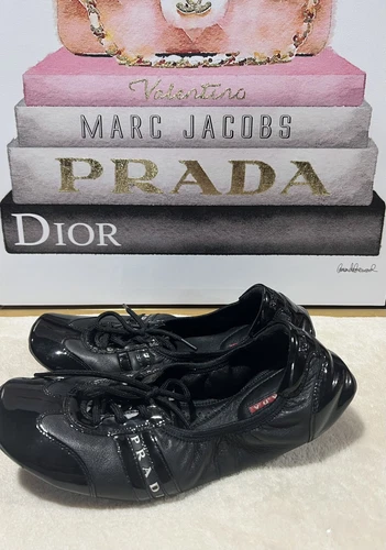 Ballerine Prada Sports Lase up Scrunch nere in pelle verniciata taglia 37 6 5 US