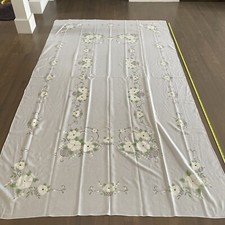 Rectangular NWOT Pretty Tablecloth W Flowers