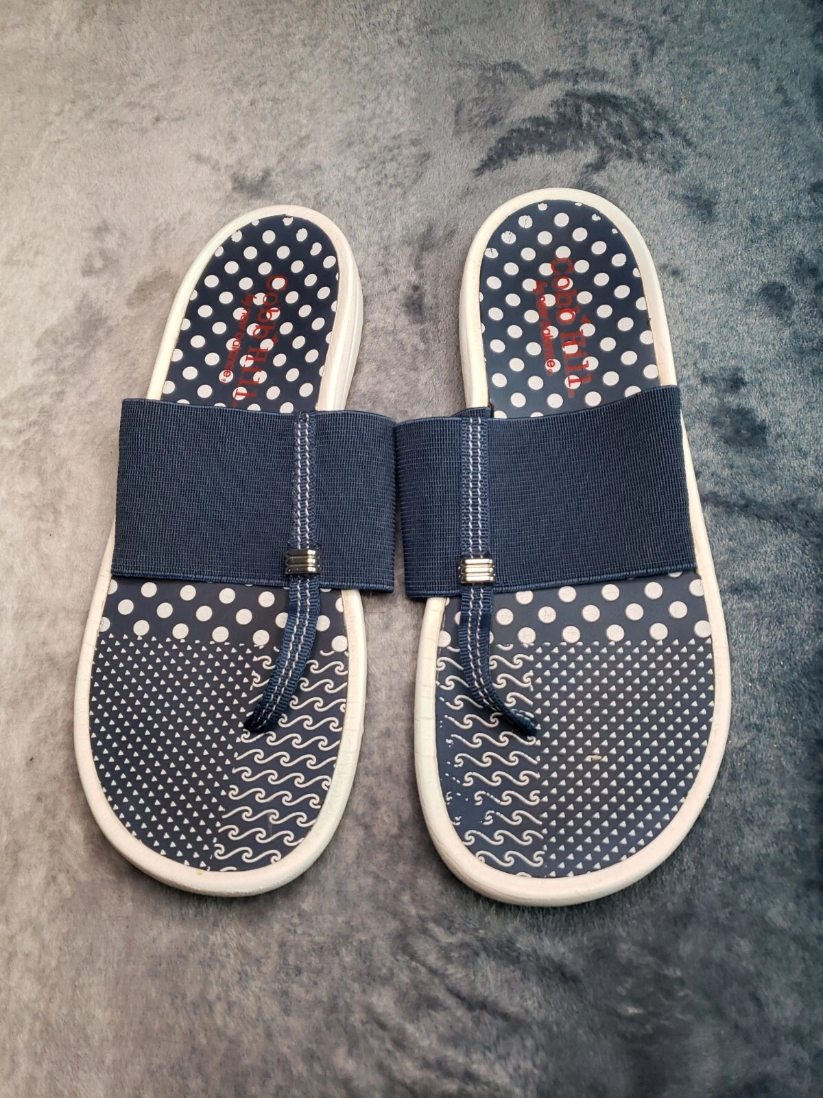 "Sandali infradito Cobb Hill New Balance elasticizzati blu navy bianchi a pois taglia 7M""LEGGI"