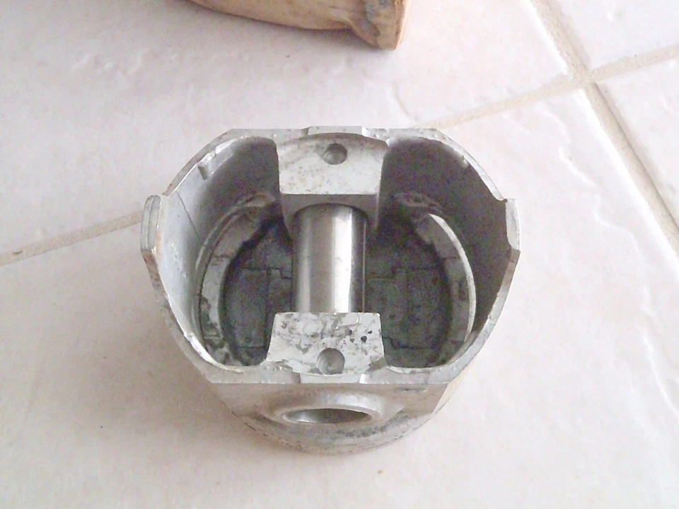 Pontiac Firebird Grand Prix Buick Riviera 1975-1979 pistón y pin 499053 nuevo de stock Foto 2 de 4