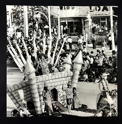 1974 Orange Bowl Junior Parade Fairytale Castle Float Miami FL VTG Press Photo