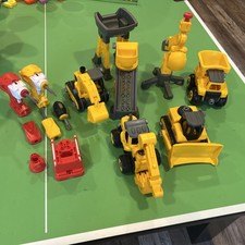 Machine Maker Stem Construction Playset with 7 Pieces And 4 Tools