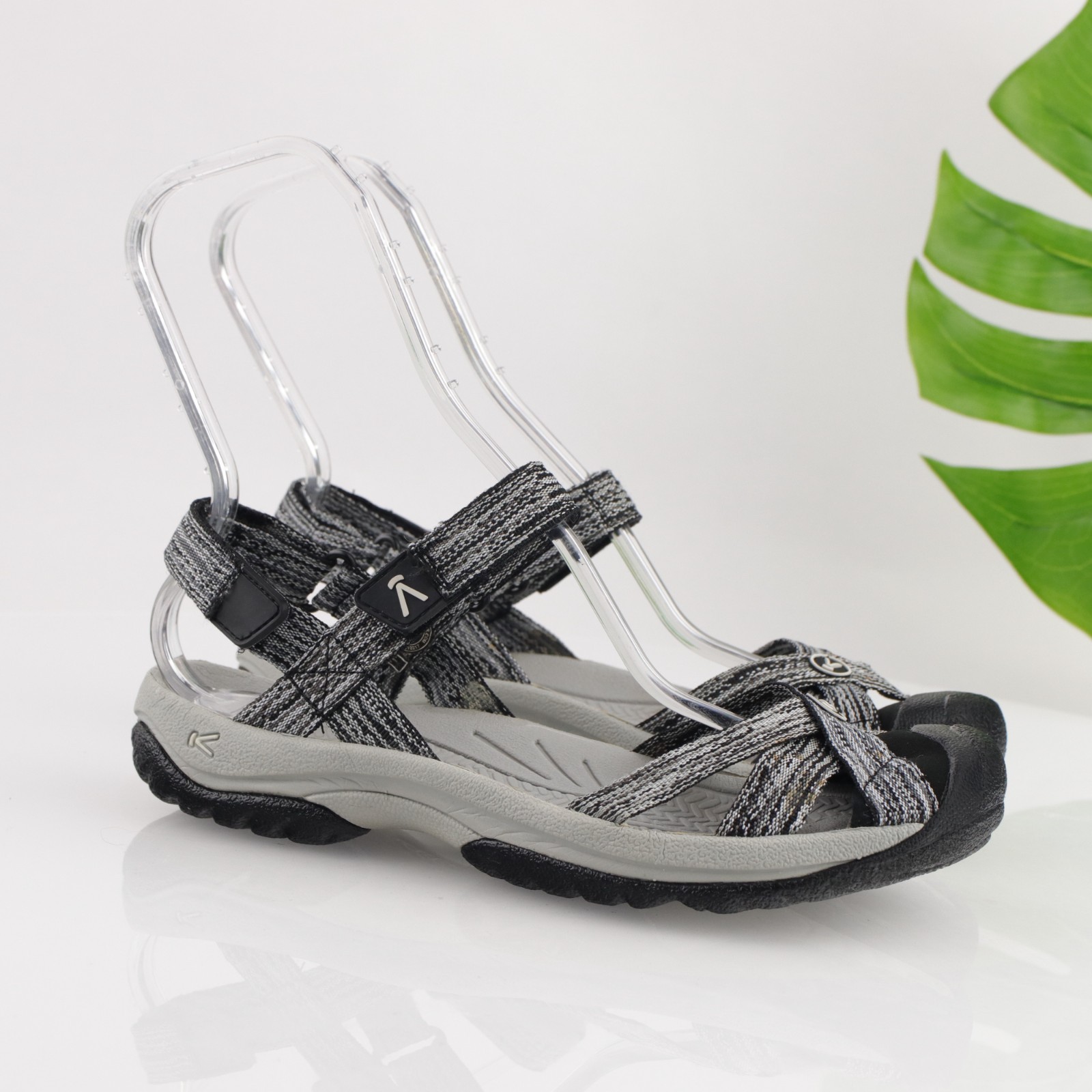 Sandalo Keen donna con cinturino Bali taglia 9 grigio punta a cappuccio escursionismo avventura scarpa piatta