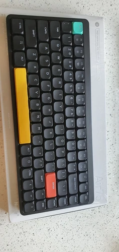 NuPhy Air75 V2 – Wireless Mechanical Keyboard - Cowberry Switches / Black 