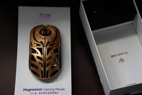 WLMOUSE Strider Gold Premium Gaming Mouse - Mint Condition - Afbeelding 4 van 5