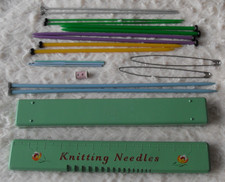 BEX Vintage Green Bakelite Knitting Needle Holder Box with Needle Gauge & extras