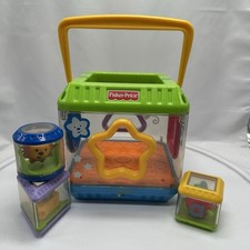Fisher Price Peek A Boo Blocks Musical Shape Sorter Activity Cube 2003 WORKS