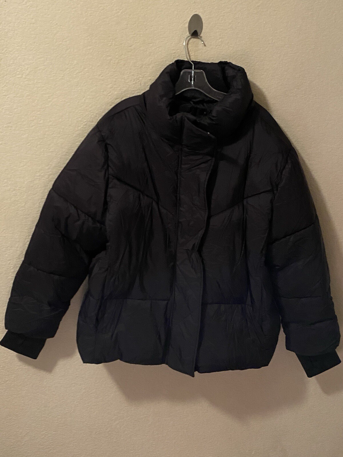 BCBGeneration Premium Performance Black Puffer Co… - image 5