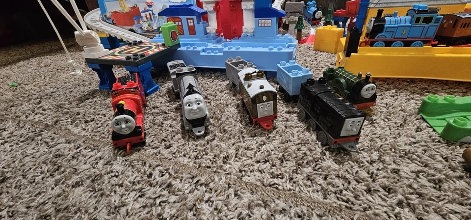 Mega Bloks Thomas Train Friends Misty Island Knapford Station Sodor Search LOT! - Image 3 of 4