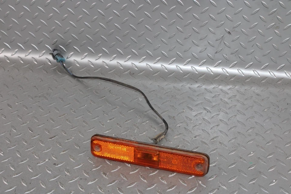 03-09 Hummer H2 Front Orange Quarter Panel LH OR RH Side Marker Light Lamp OEM - Image 2 of 4