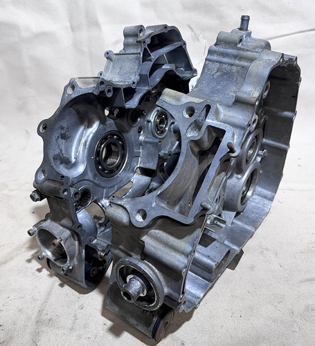 05-07 Suzuki King Quad 700 OEM Crankcase Engine Crank Cases 11300-31810 LTA700X - Bild 1 von 16