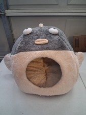 Specialty Cat Bed Small Fish Plush Soft Cat Bed Nice Inside Pad