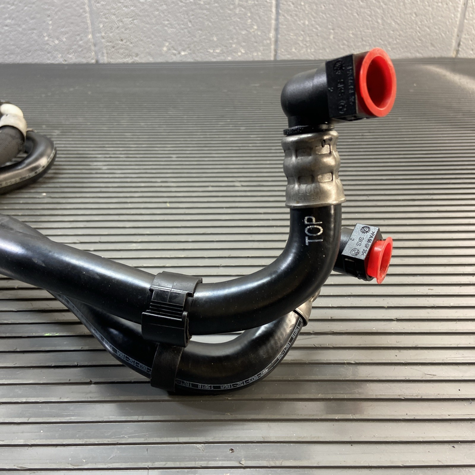 2017-2023 Rolls Royce Dawn RR6 Transmission Cooling Line Pipe Hose OEM 16k Miles